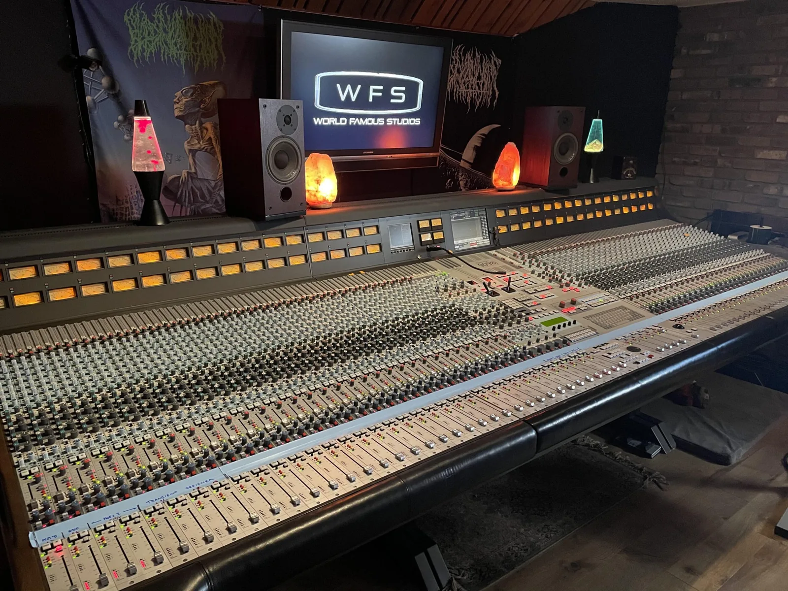 The AMEK 9098i console at World Famous Studios